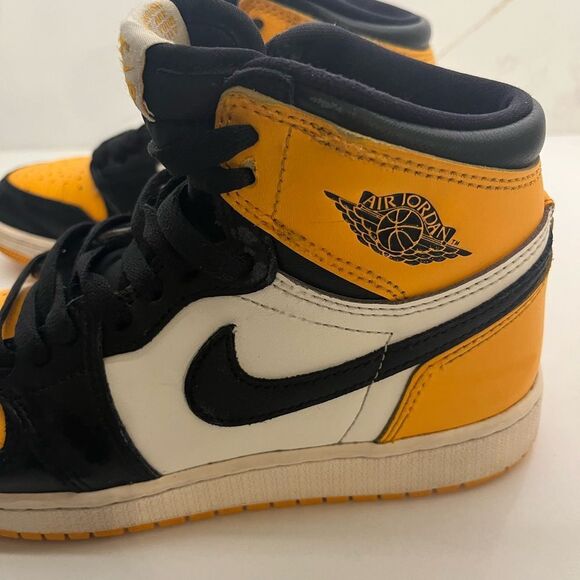 Nike Air Jordan Retro OG High-Top Sneakers - Picture 5 of 10